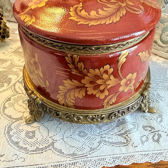 Large Vintage Porcelain and Brass Oval Trinket Box in Rust and Gold - Picture 13 of 17